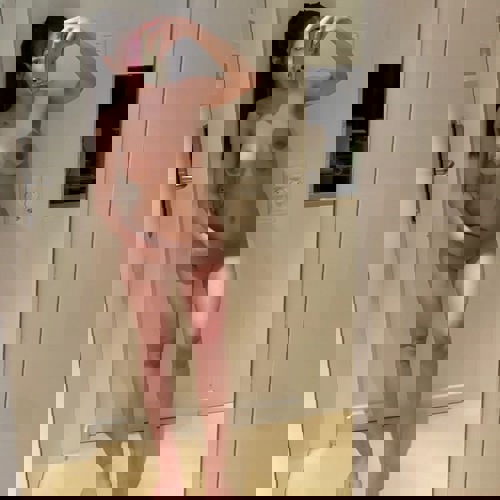 Vanessa15730239